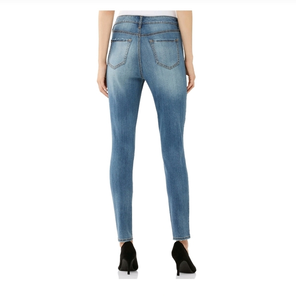 Scoop NWT Women's High Rise Button Fly Skinny Light Wash Jeans 580 - Picture 3 of 8